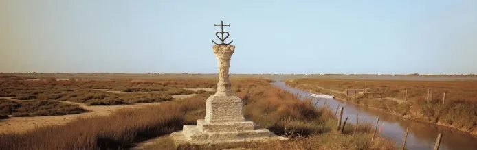 La croix de Camargue, symbole de la Foi, de l’Espérance et de la Charité, a 100 ans