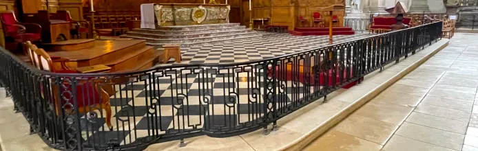 Qui osera remettre les tables de communion ?